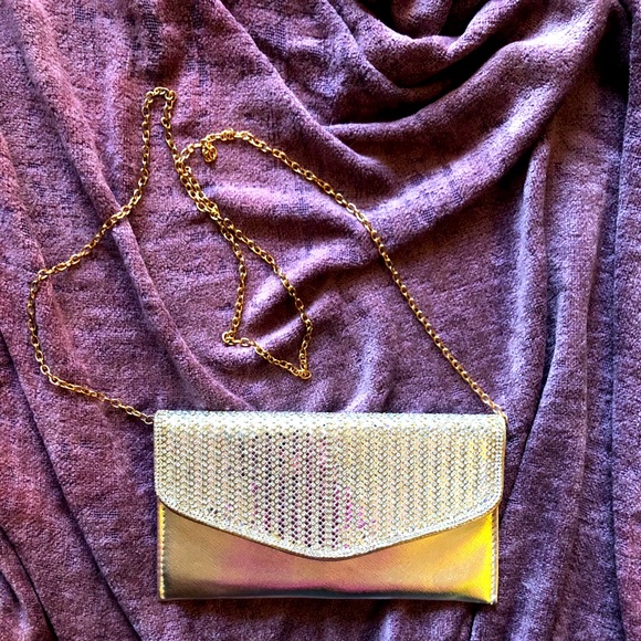 Clutch - Picture 1 of 9